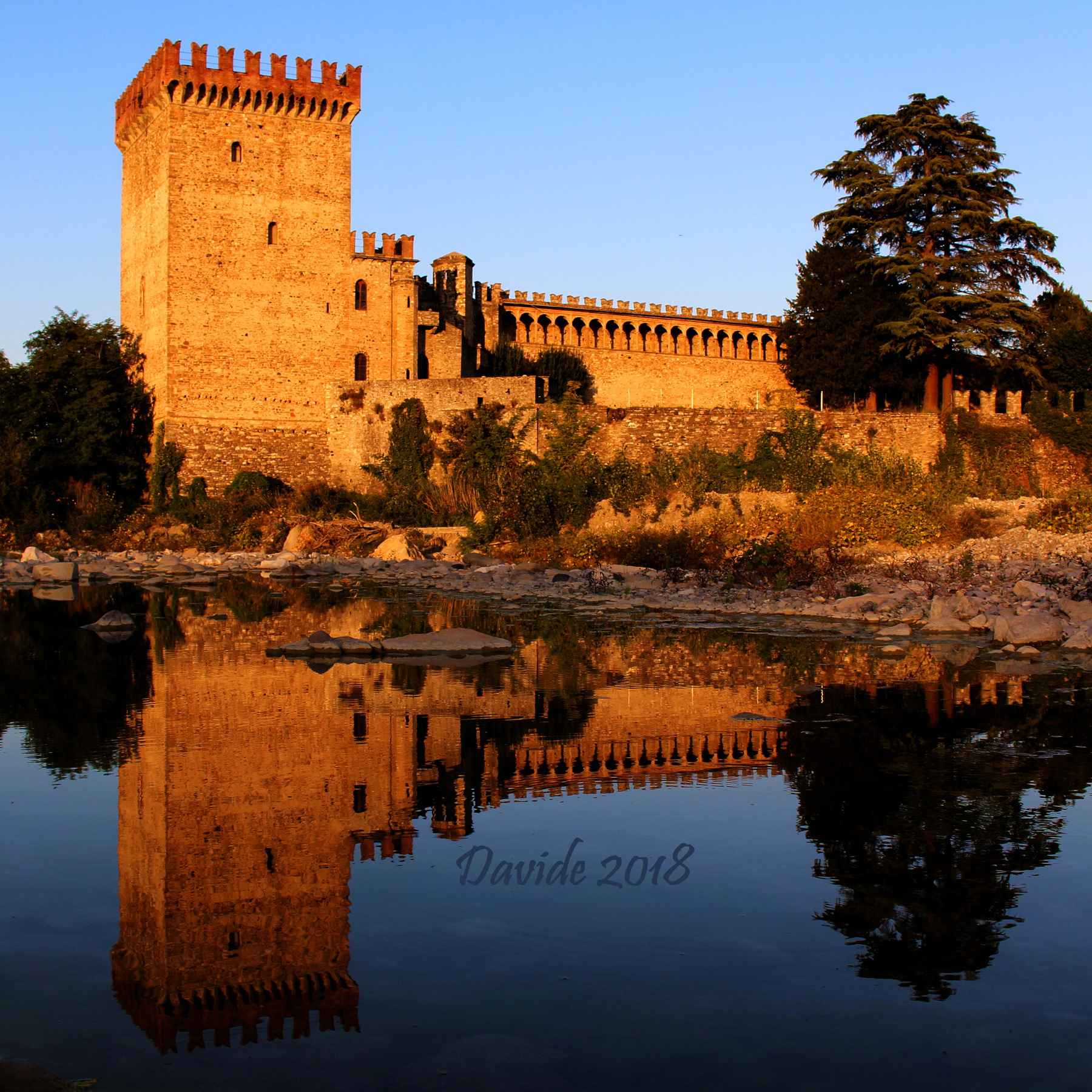 Riva (Ponte dell’Olio – Piacenza/Plaisance, Emilia-Romagna/Émilie-Romagne – Valnure/Val Nure/Nuretal, Italy/Italie/Italien). Castle/Château/Schloss © Davide Tansini, 2018. Digital photo/Photograhie numérique/Digitale Foto